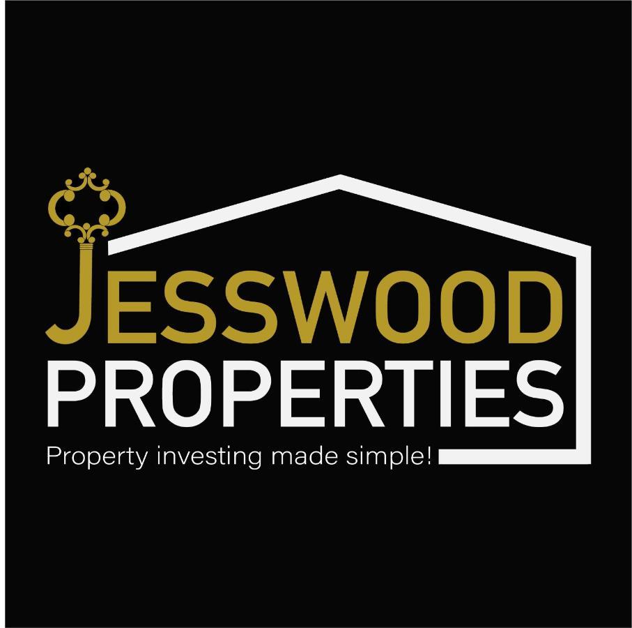 Spacious 5 Bedroom, 3 Bath House By Jesswood Properties Short Lets For Contractors, With Free Parking Near M1 & Luton Airport Exterior photo