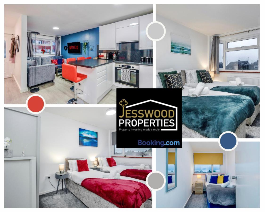 Spacious 5 Bedroom, 3 Bath House By Jesswood Properties Short Lets For Contractors, With Free Parking Near M1 & Luton Airport Exterior photo