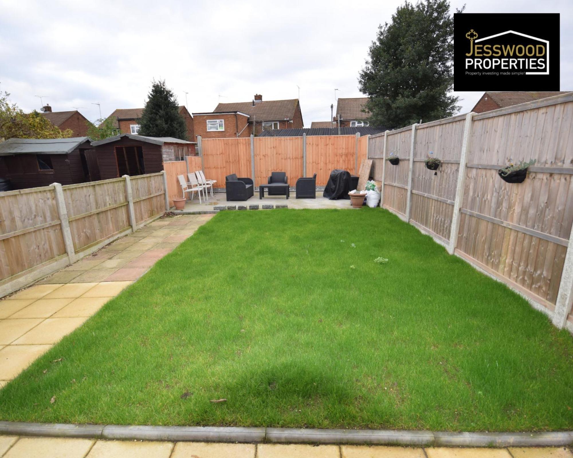 Spacious 5 Bedroom, 3 Bath House By Jesswood Properties Short Lets For Contractors, With Free Parking Near M1 & Luton Airport Exterior photo